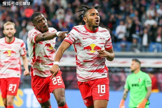 回来了！武桐桐恢复训练 去年世界杯决赛重伤