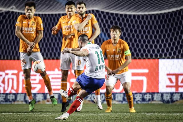 塔图姆38分绿军大胜爵士 火箭险胜马刺3连胜